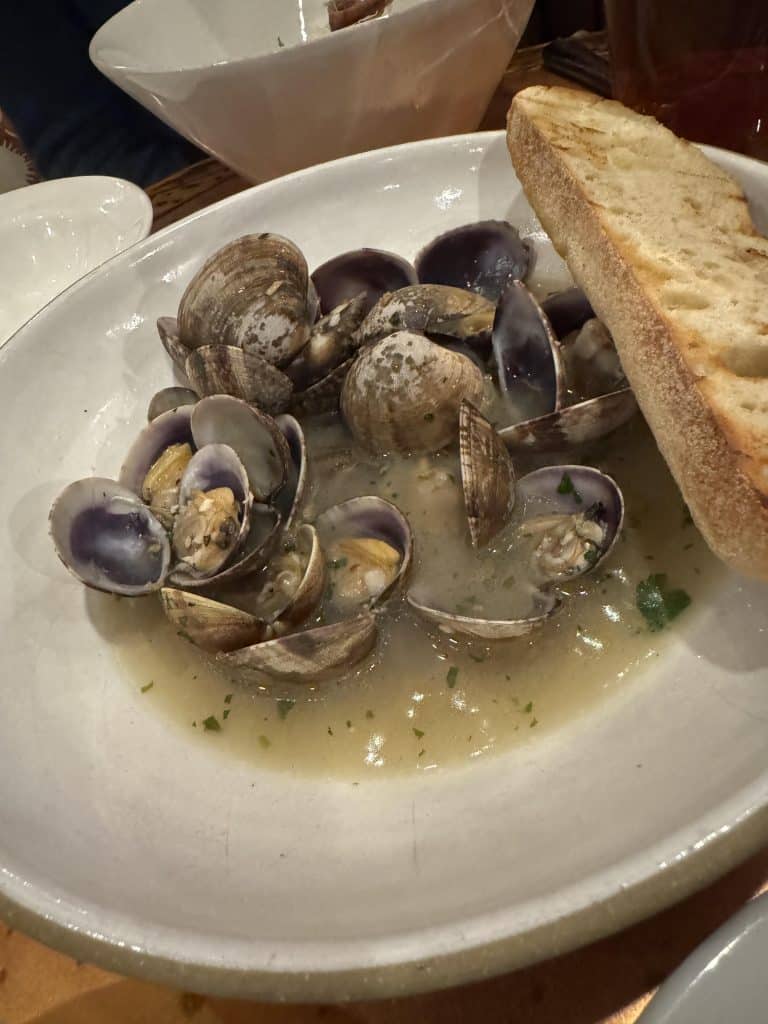 Black Pepper Clams